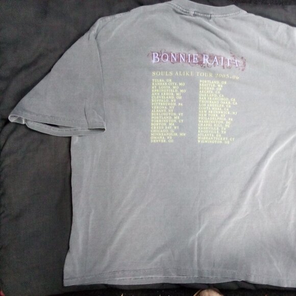 Vintage Bonnie Raitt Souls Alike Tour 2005 T-Shirt - Picture 6 of 8